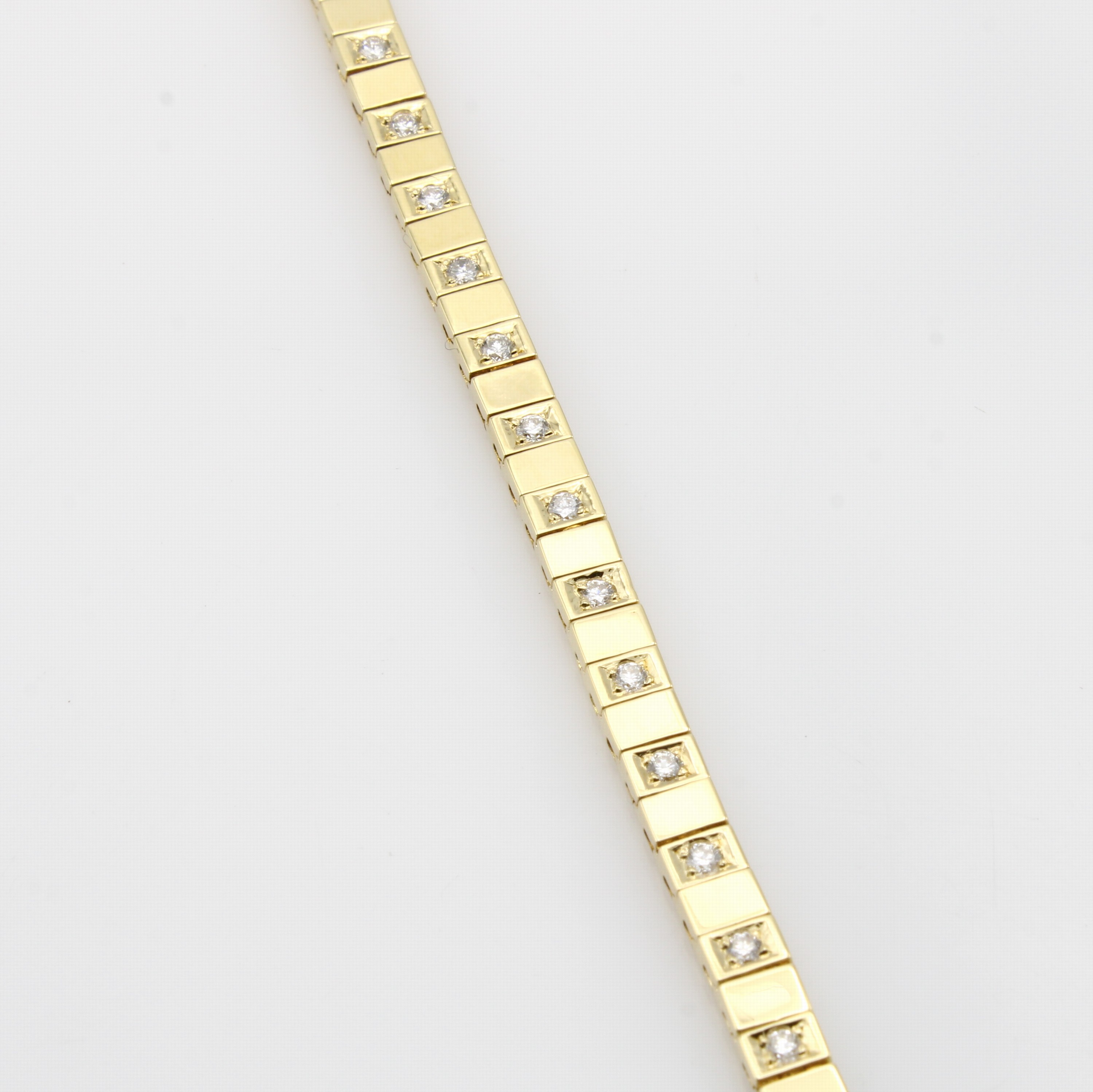Image 27132784 - Armband mit Brillanten, GG 750/000, rechteckige Bandelemente z.T. bes. m. Brill. zus. ...