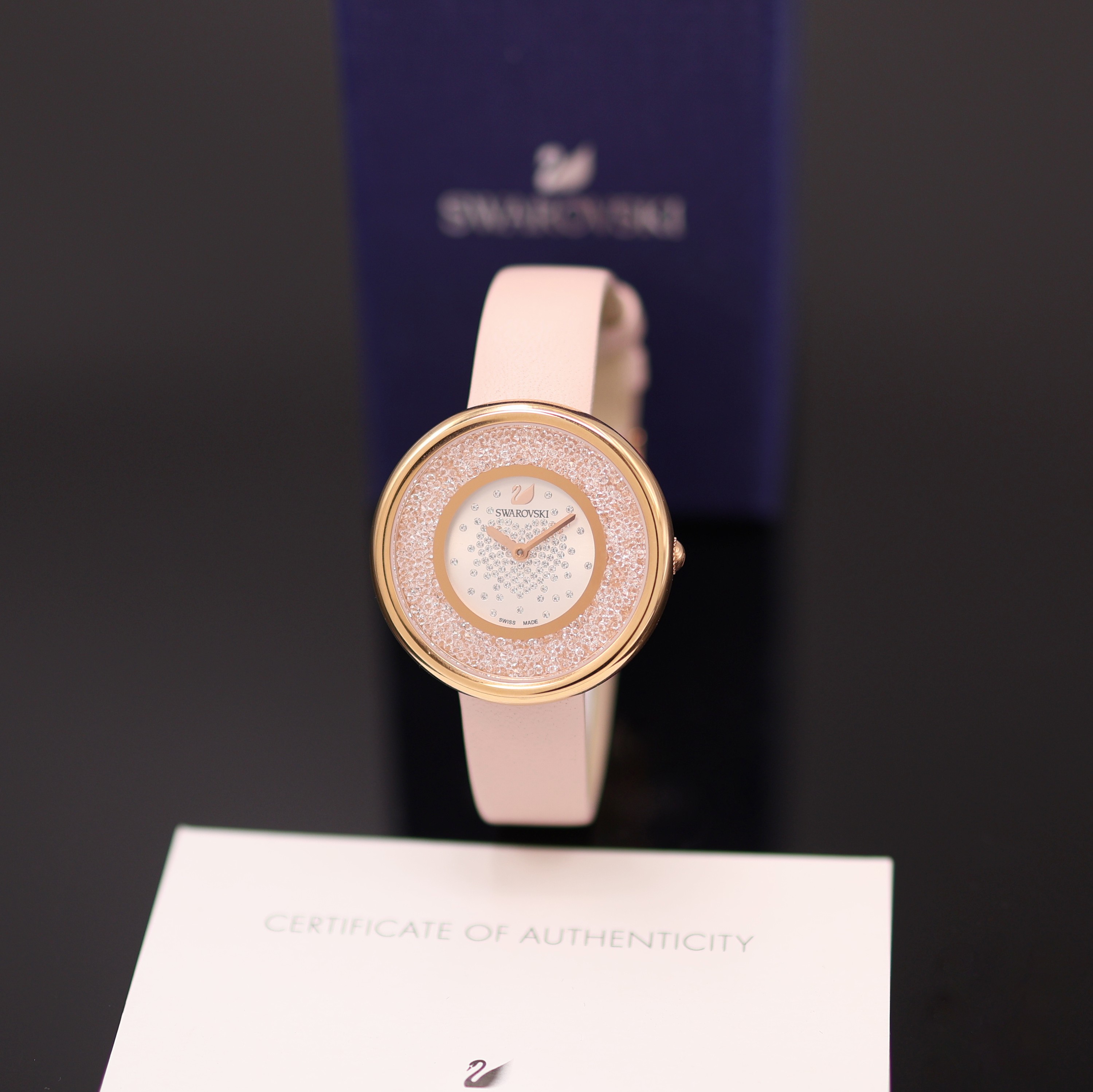 Image 27132793 - SWAROVSKI ungetragene Damenarmbanduhr Serie Crystalline Pure Referenz 5376086, quarz, ...