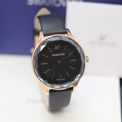 27132765b - SWAROVSKI ungetragene Damenarmbanduhr Octea Nova Referenz 5295358, quarz, verg. Edel- ...