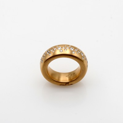 27132790a - Ring mit Brillanten, RG 750/000, z.T. matt., Brill. verstreut gef. zus. ca. 0.75 ct ...