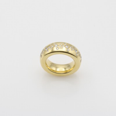 27132791a - Ring mit Brillanten, GG 750/000, z.T. matt., Brill. verstreut gef. zus. ca. 0.75 ct ...