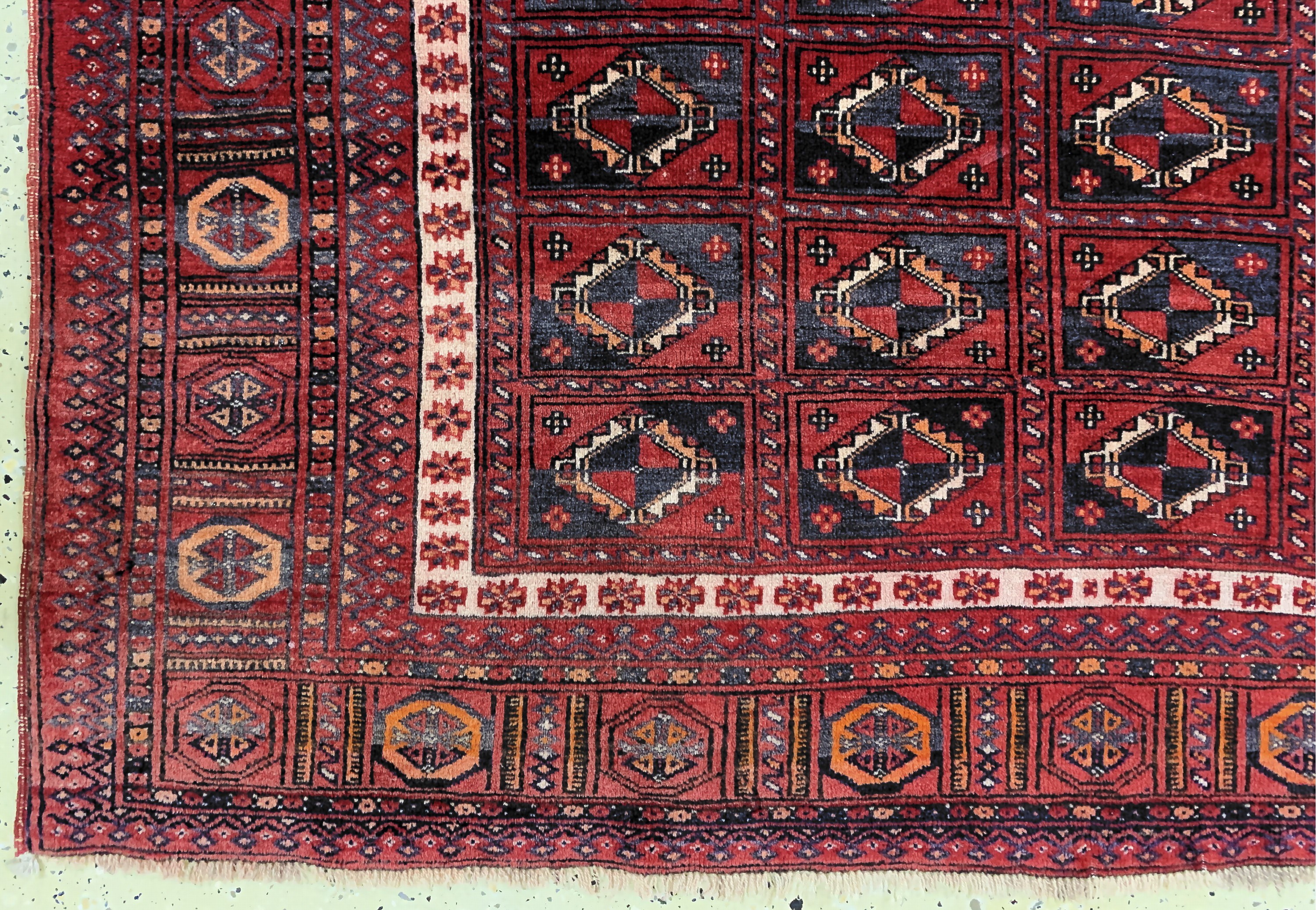 Detail b: Belutsch, Persien, Mitte 20.Jhd, Wolle auf Wolle, ca. 310 x 205 cm, EHZ: 2-3