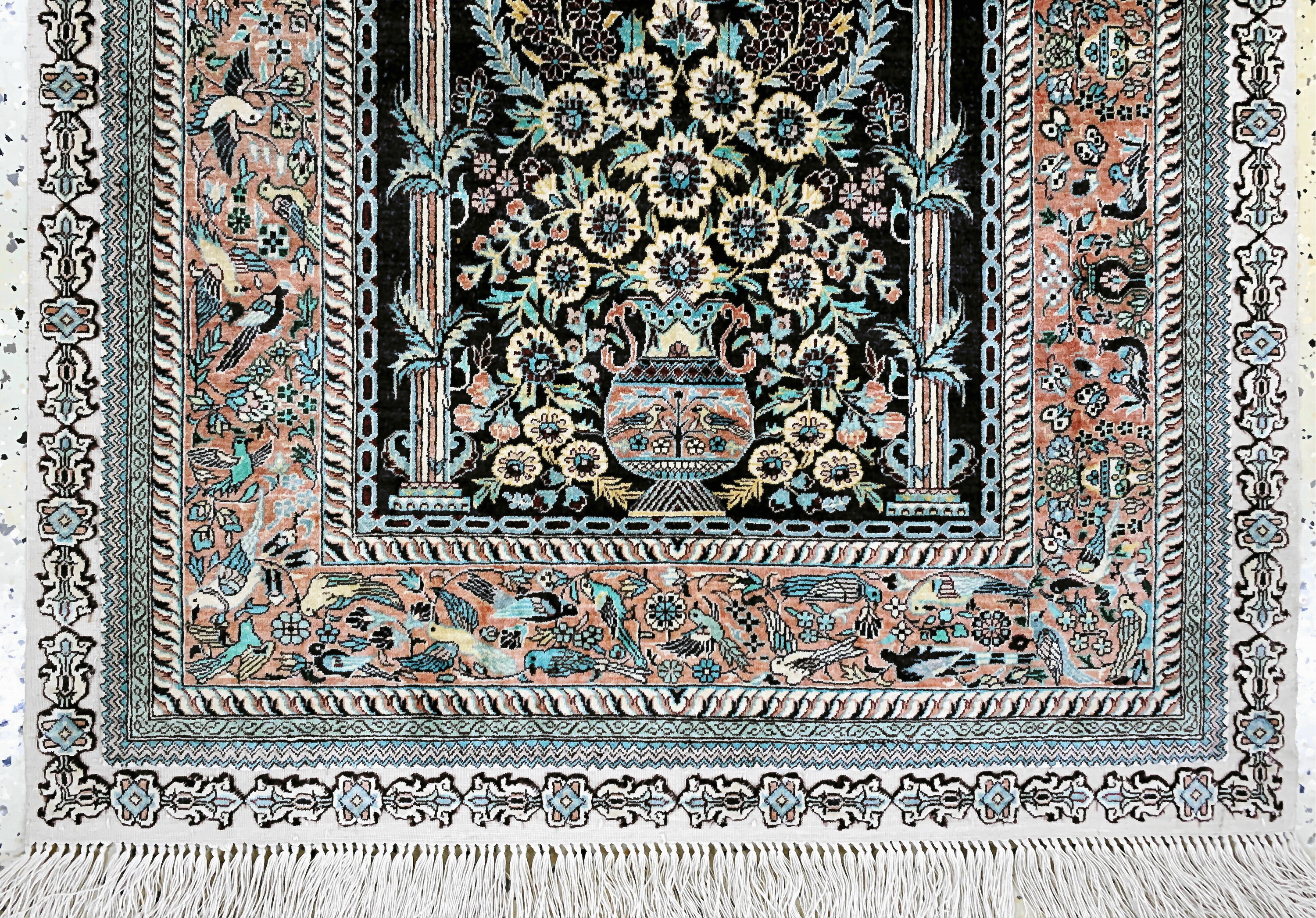 Detail b: Hereke Seide, China, Ende 20.Jhd, reine Naturseide, ca. 125 x 80 cm, EHZ: 2