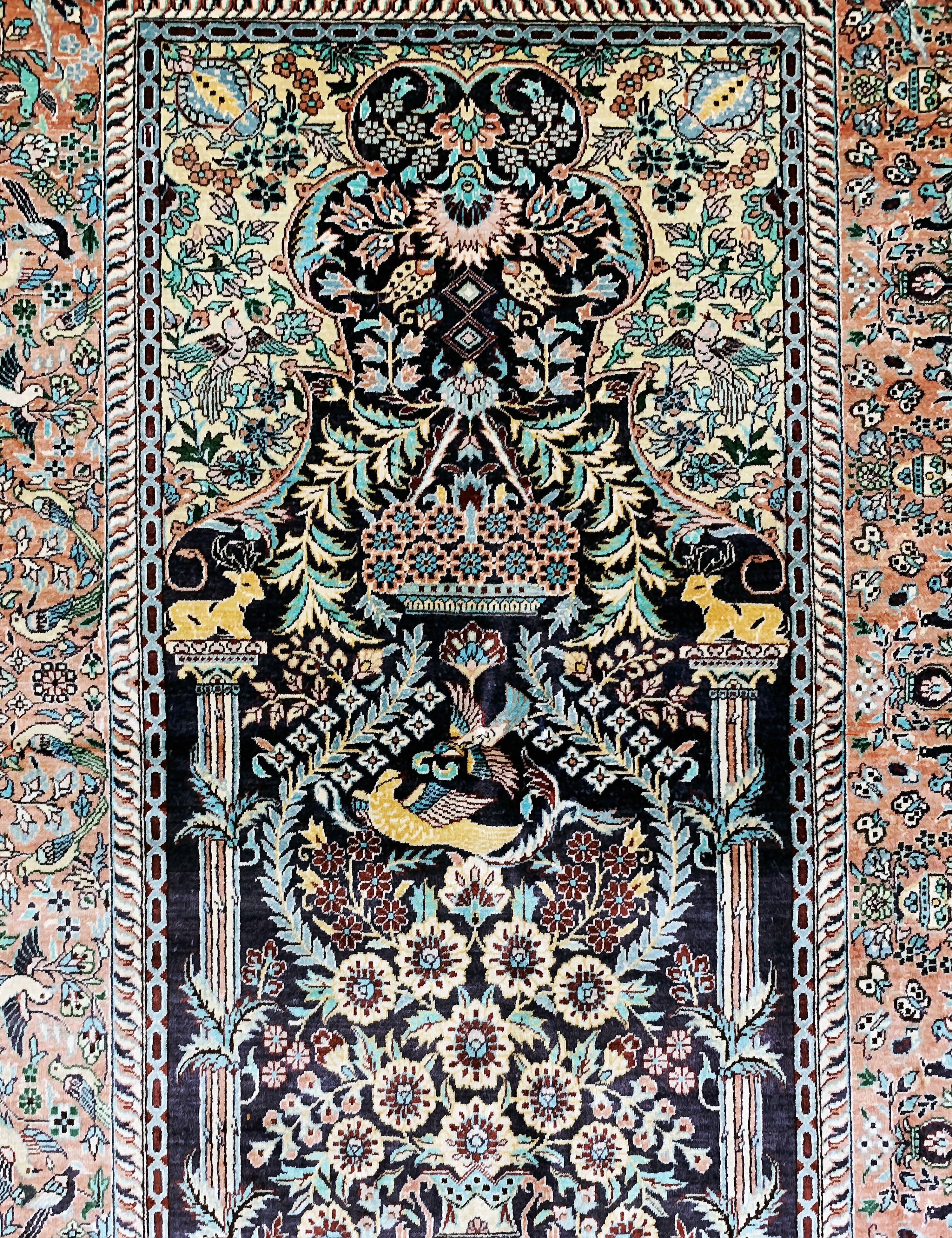 Detail c: Hereke Seide, China, Ende 20.Jhd, reine Naturseide, ca. 125 x 80 cm, EHZ: 2