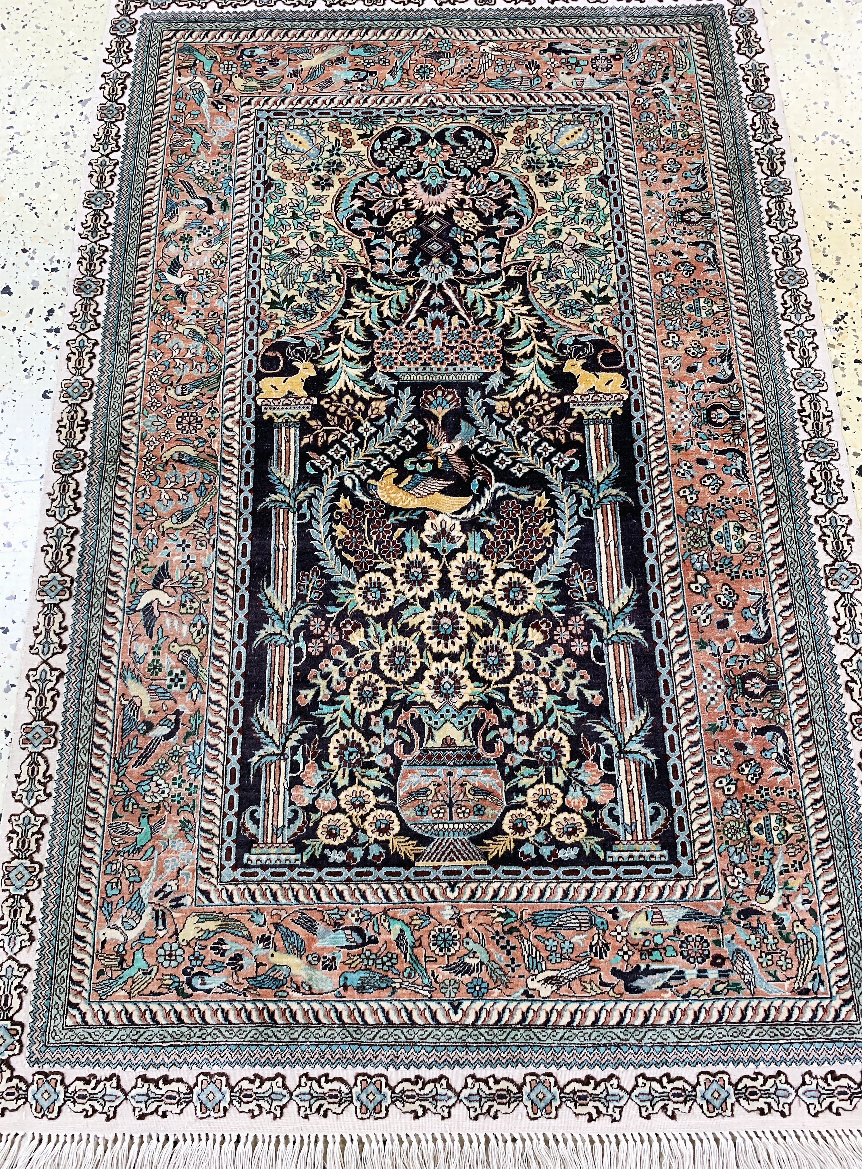 Detail d: Hereke Seide, China, Ende 20.Jhd, reine Naturseide, ca. 125 x 80 cm, EHZ: 2