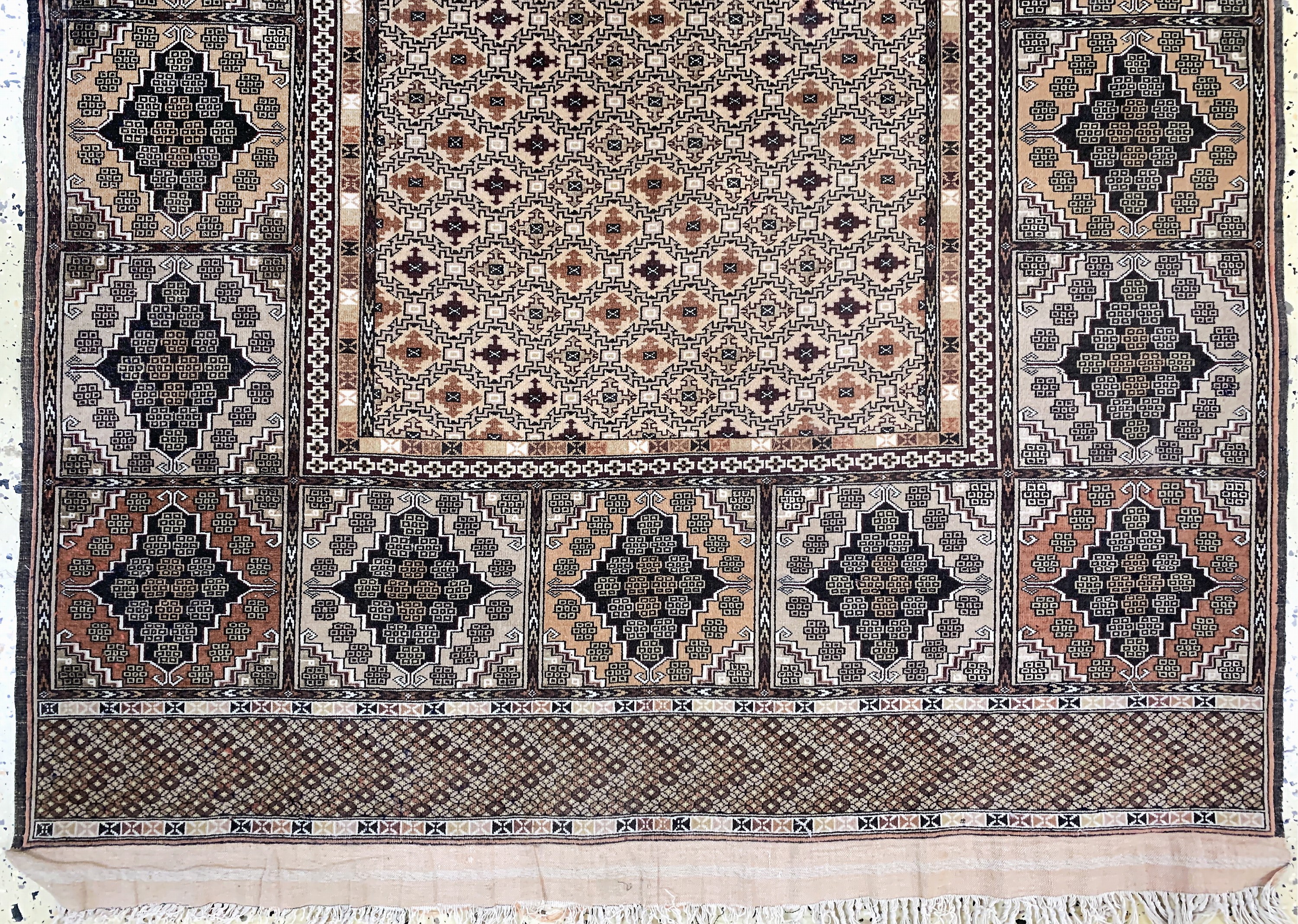 Detail b: Mauri fein, Afghanistan, Ende 20.Jhd, Wolleauf Baumwolle, ca. 160 x 120 cm, EHZ: 2