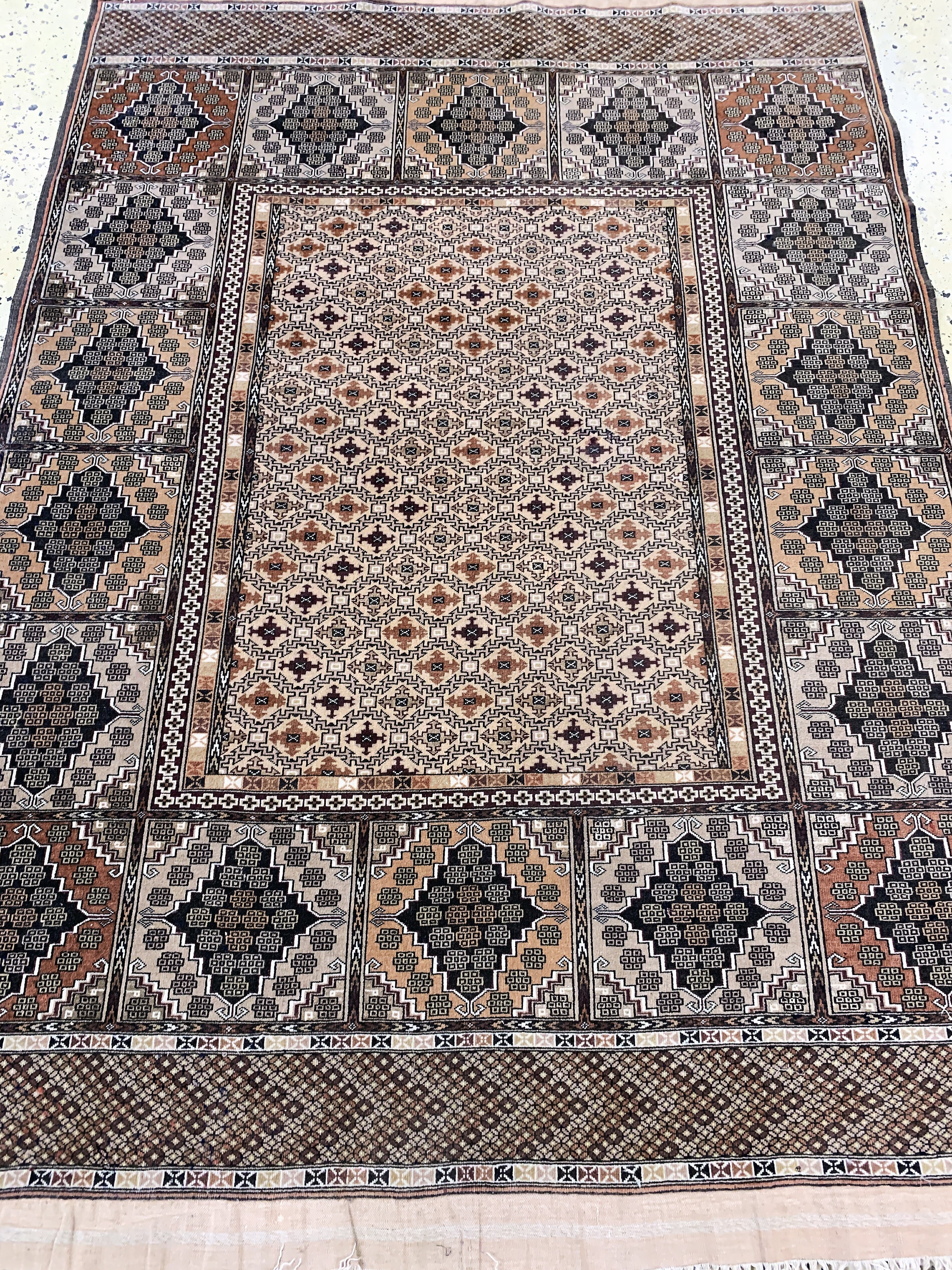 Detail d: Mauri fein, Afghanistan, Ende 20.Jhd, Wolleauf Baumwolle, ca. 160 x 120 cm, EHZ: 2