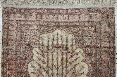 27132815b - Seiden Kayseri, Türkei, Mitte 20.Jhd, reineNaturseide, ca. 120 x 75 cm, EHZ: 2 ...