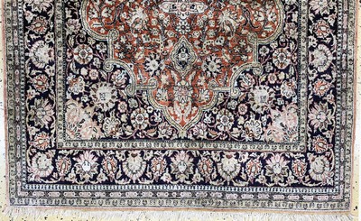 27132825c - Ghom Seide, Persien, Mitte 20.Jhd, reine Naturseide, ca. 180 x 110 cm, EHZ: 2-3 ...