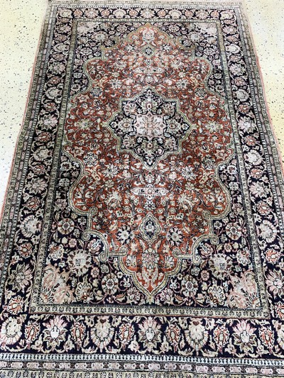 27132825d - Ghom Seide, Persien, Mitte 20.Jhd, reine Naturseide, ca. 180 x 110 cm, EHZ: 2-3 ...