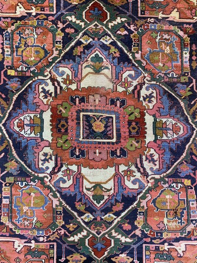 27132887d - Kars antik, Türkei, um 1900, Wolle auf Wolle, ca. 395 x 330 cm, EHZ: 3(restauriert) ...