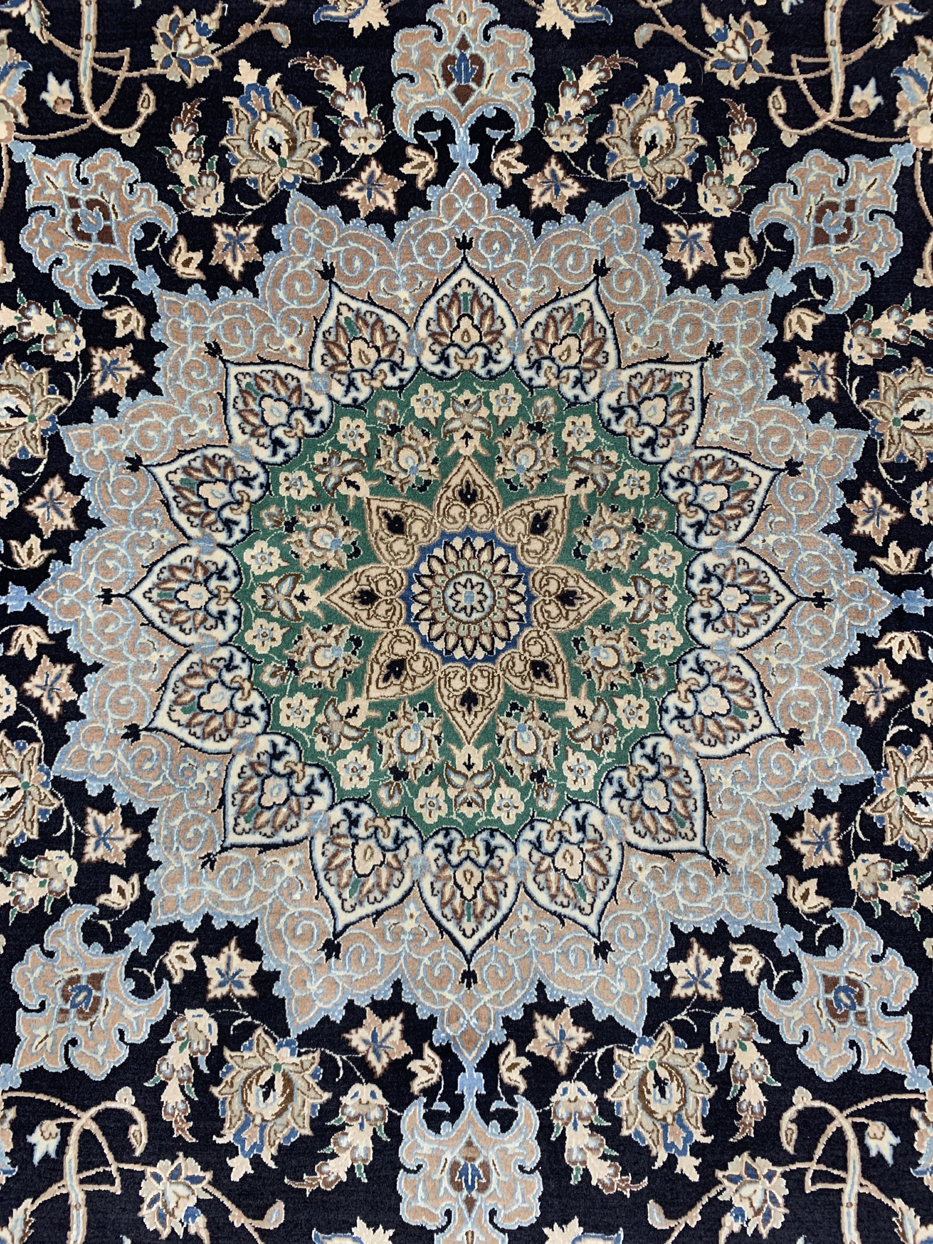 Detail d: Nain fein(6 La), Persien, Mitte 20.Jhd, Korkwolle mit Seide, ca. 225 x 225 cm, ca. 1,0Mio. Kn/qm, EHZ: 2