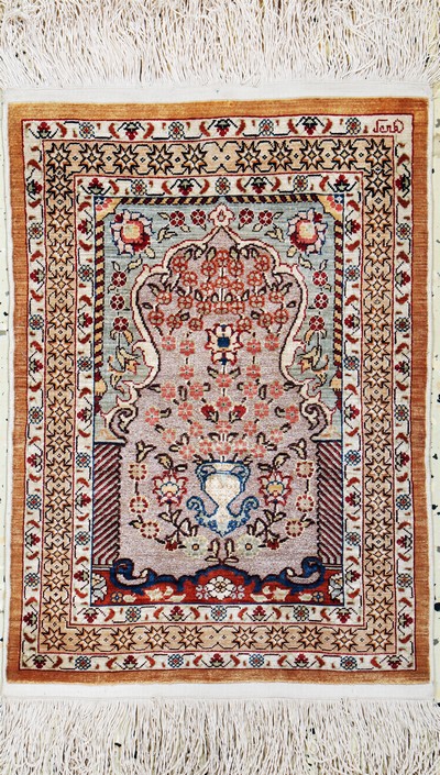 Image Hereke Seide, signiert, Türkei, Ende 20.Jhd, reine Naturseide(Metallbroschiert), ca. ...