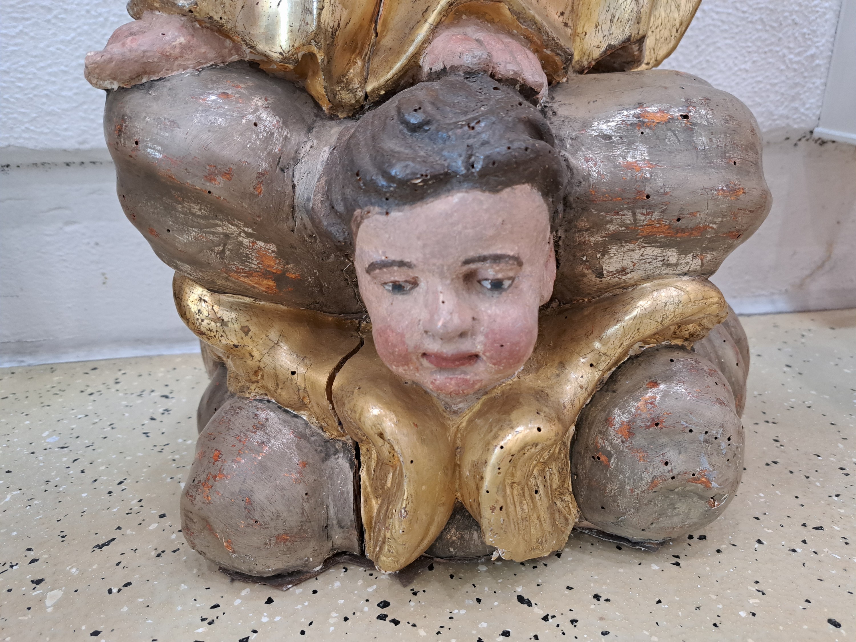 Detail e: Bildschnitzerei Muttergottes, ausgehendes 18 .Jh., vollplastisch geschnitzt, sekundäre Fassung mit reicher Goldstaffage, restauriert, Zepter und ...