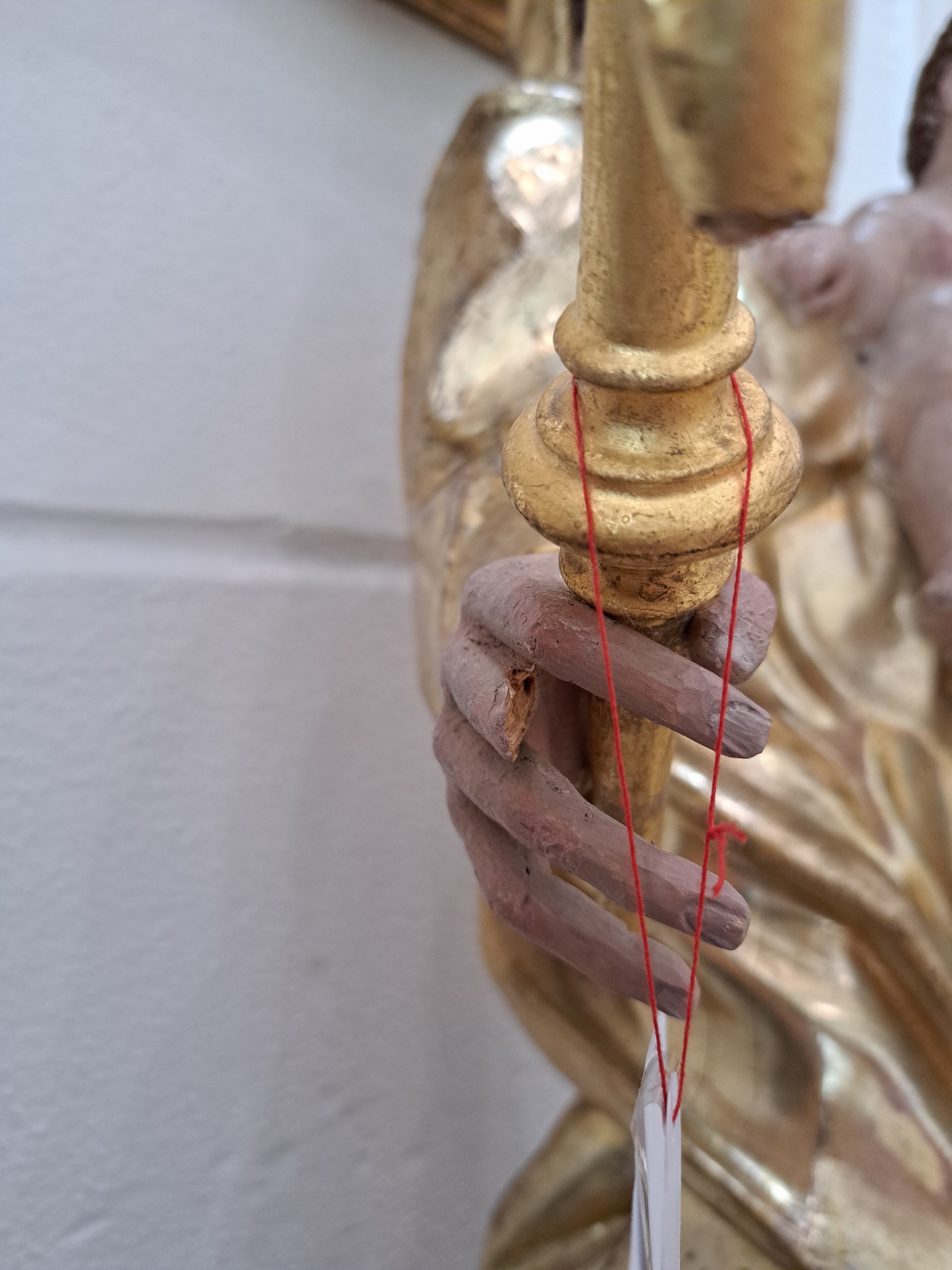 Detail f: Bildschnitzerei Muttergottes, ausgehendes 18 .Jh., vollplastisch geschnitzt, sekundäre Fassung mit reicher Goldstaffage, restauriert, Zepter und ...