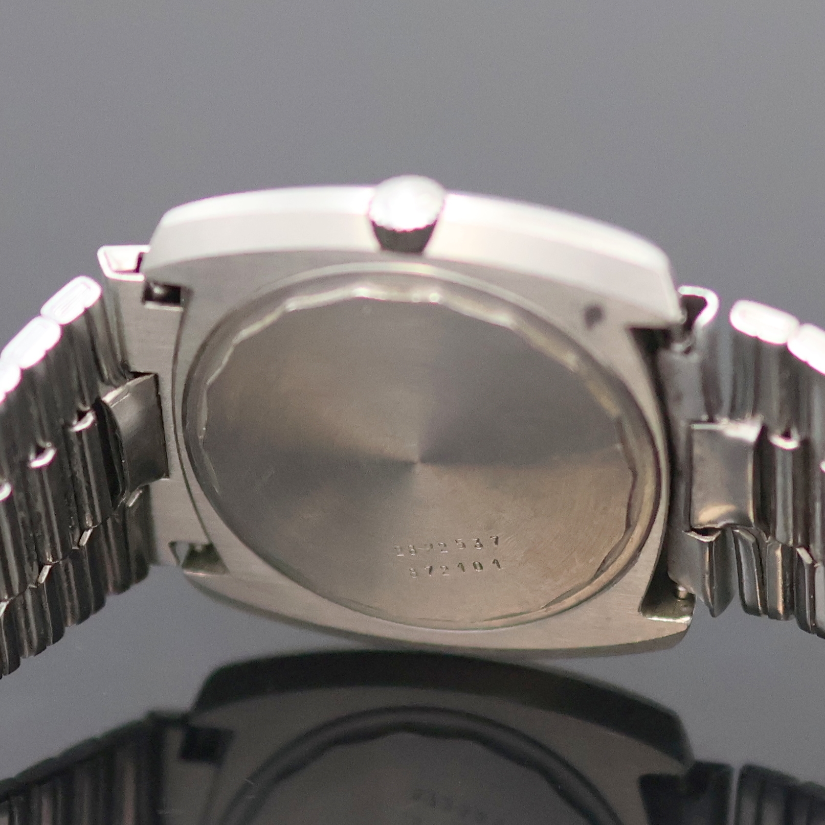 Detail e: UNIVERSAL GENEVE Polerouter vintage Herrenarmbanduhr Referenz 872101, Automatik, Schweiz 1970er Jahre, kissenförmiges, 2-teil. Edelstahlgeh. inkl. ...
