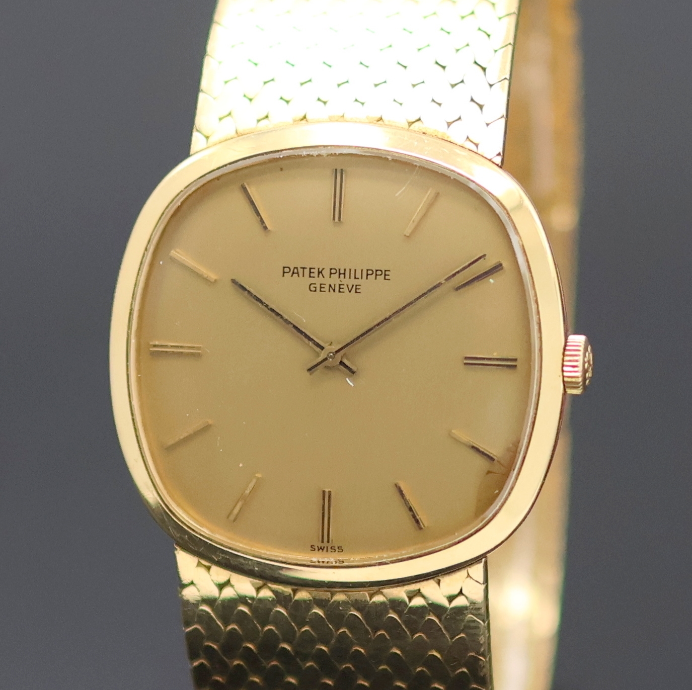 Detail a: PATEK PHILIPPE Herrenarmbanduhr Referenz 3544 in GG 750/000, Schweiz um 1975, Handaufzug, 3-tlg. Geh., Boden u. Glasrand aufgedr., orig. Krone, ...