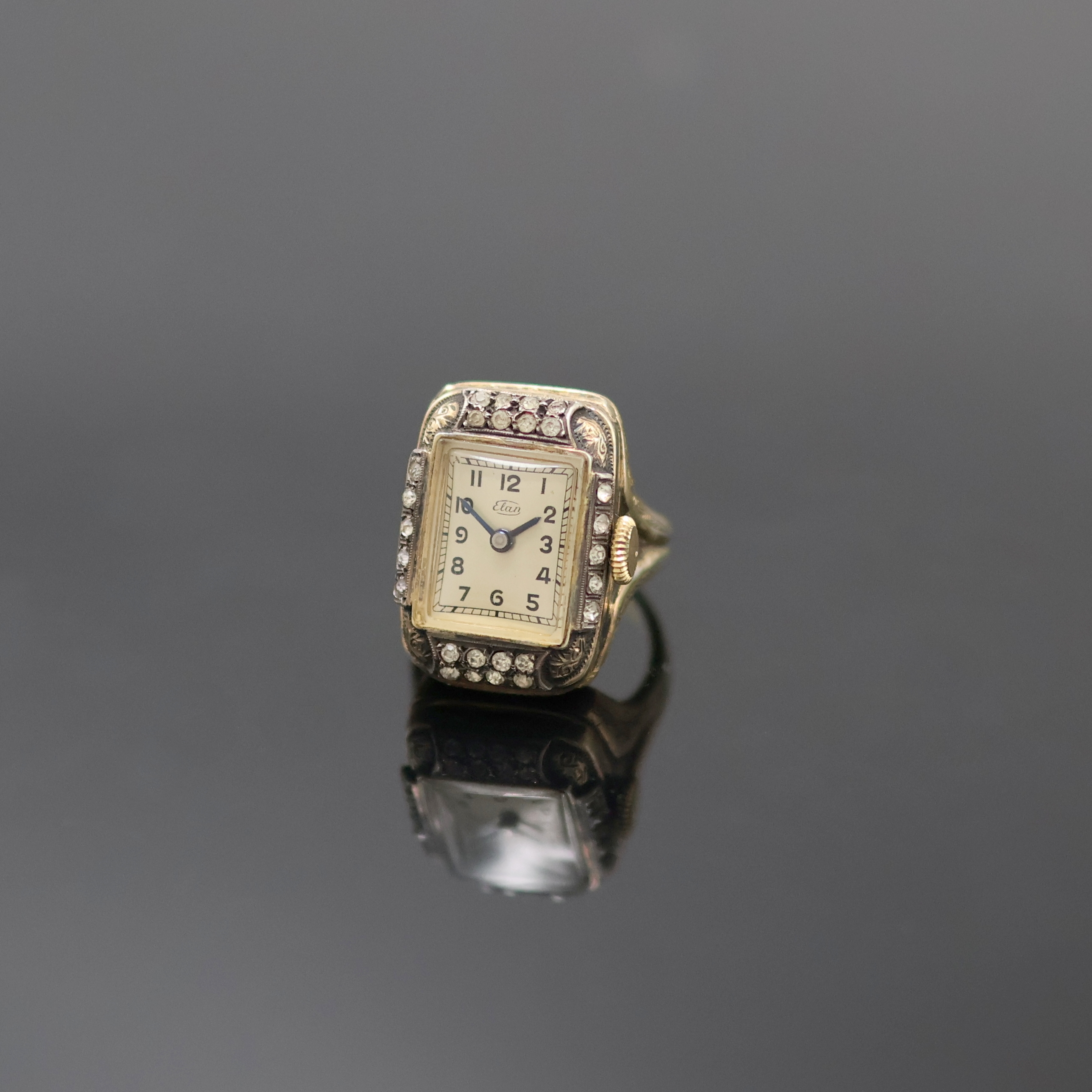 Image 27133339 - ELAN Ringuhr in vergoldetem Silber mit Schmucksteinbesatz, Schweiz um 1945, Handaufzug, ...