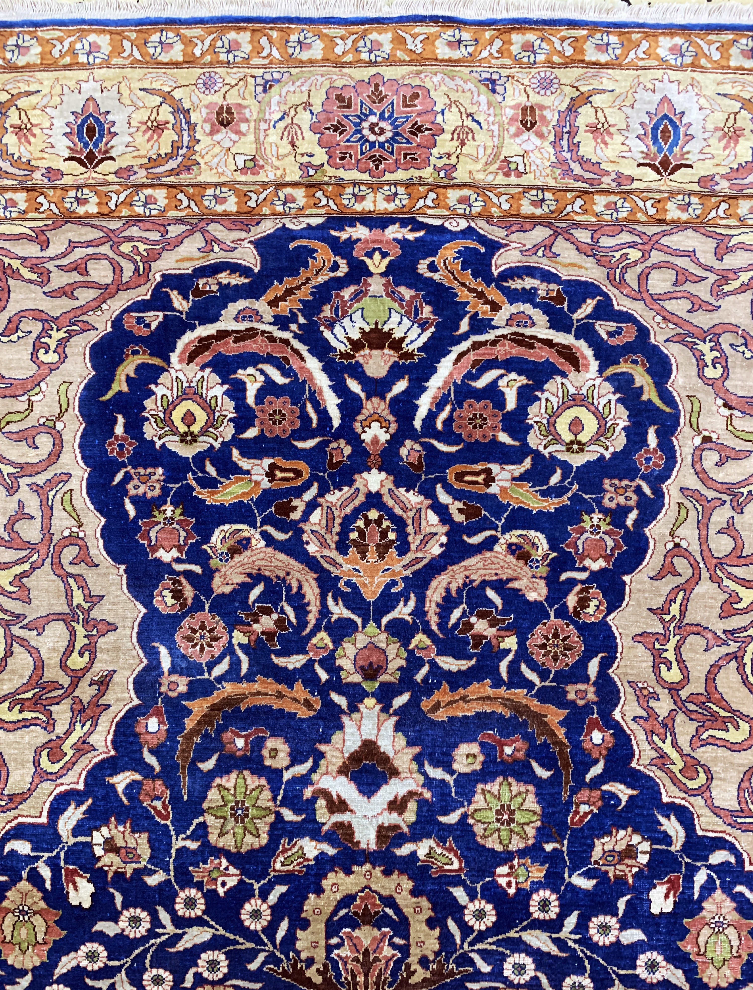 Detail e: Hereke Seide fein, Türkei, Mitte 20.Jhd., reine Naturseide, ca. 196 x 131 cm, EHZ: 3