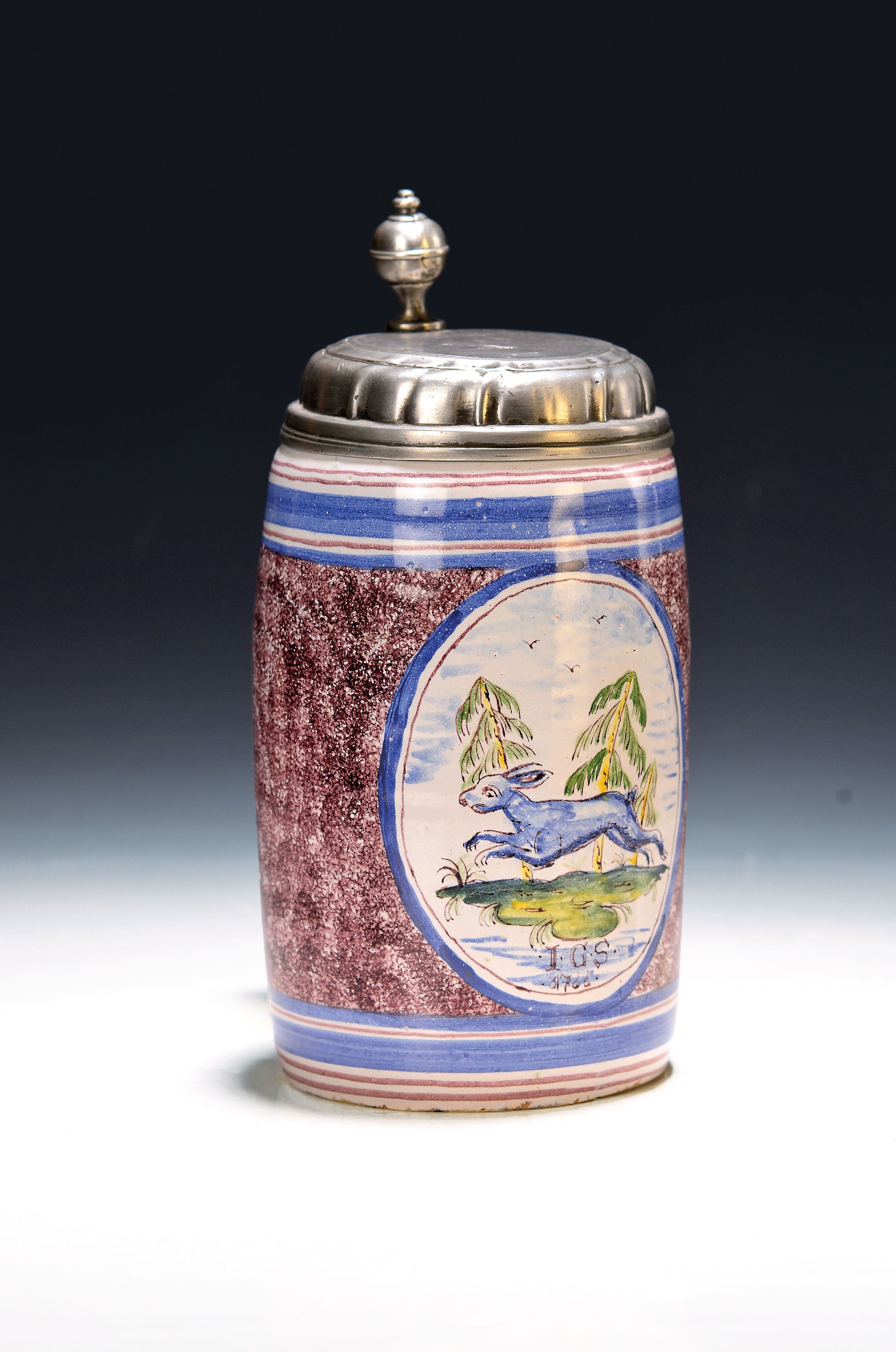 Image 27133384 - Walzenkrug, Amberg, datiert 1766, Fayence, manganjaspierter Grund, Scharffeuermalerei in ...