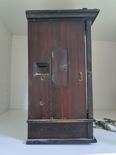 27133359d - Schwarzwälder Augenwender mit Kuckuck, um 1880/90, Schwarz gefasstes Holzgehäuse mit ...
