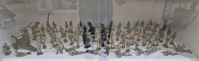 27133381a - 85 Lineolfiguren, deutsch, 30er Jahre, Wehrmachtsoldaten, darunter Fahnenträger, ein ...
