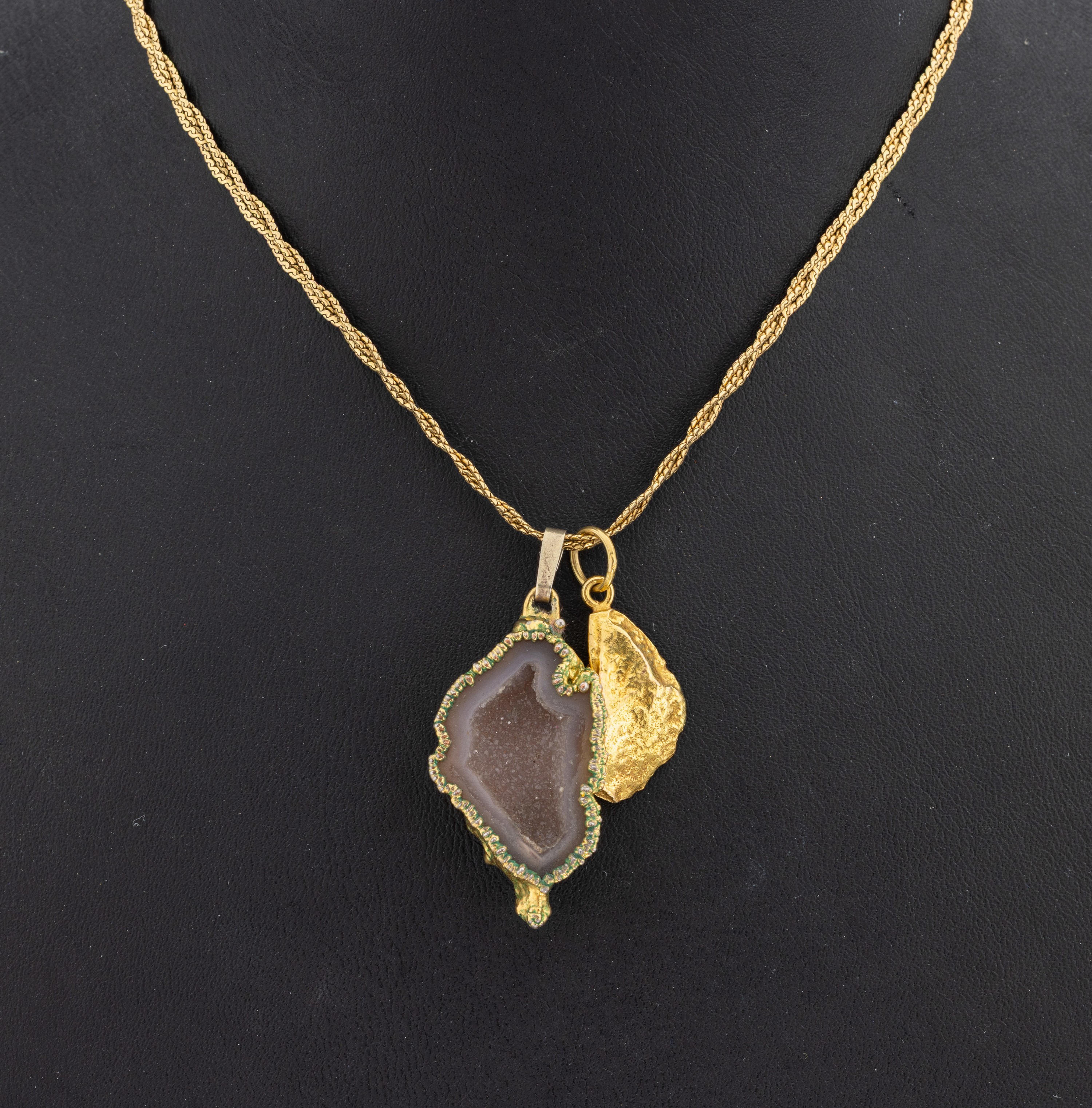 Image 27133564 - 18 kt Gold Collier mit 2 Anhängern, GG 750/000, 1 x Goldnugget, GG 750/000 gepr., und1 ...