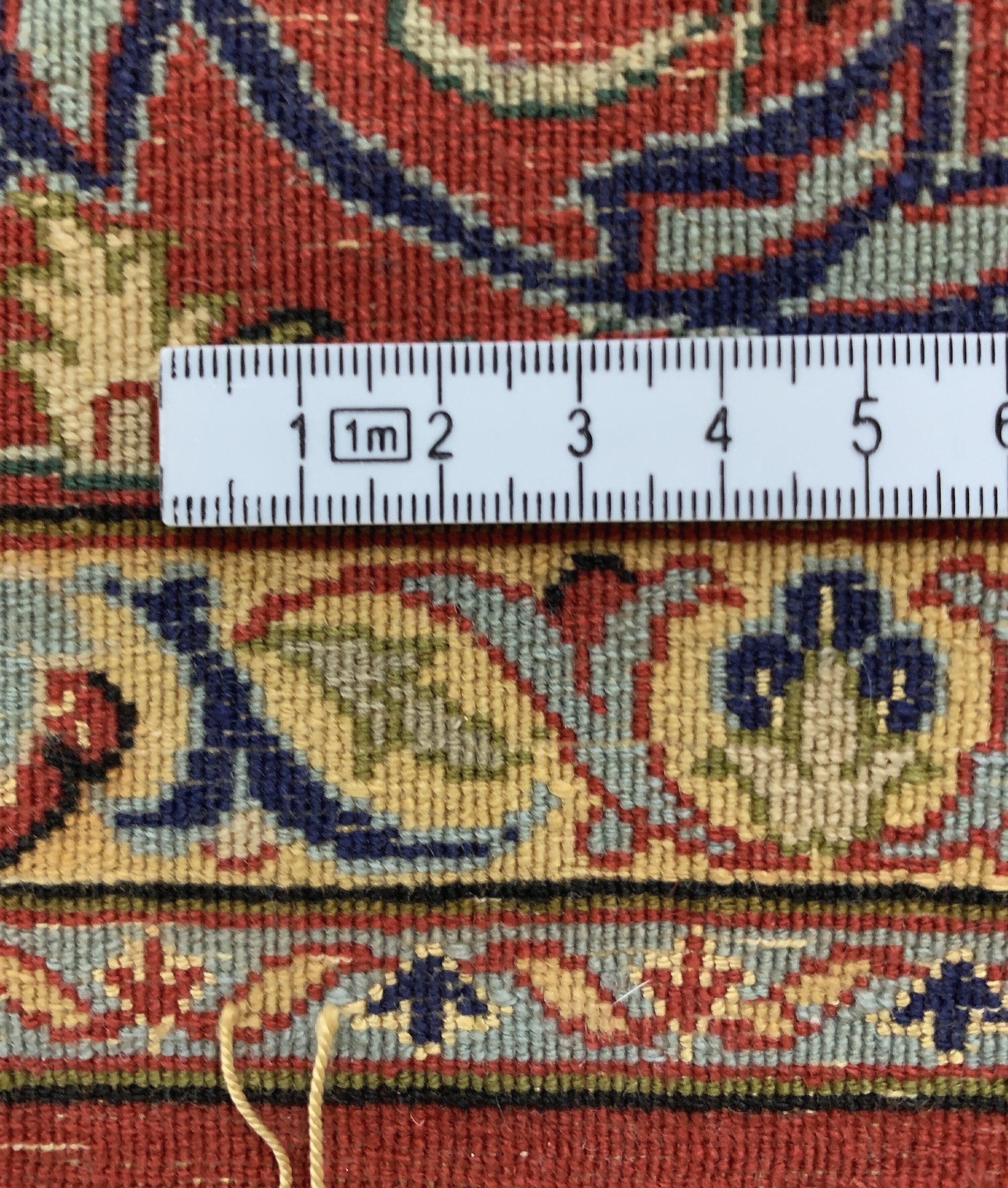 Detail e: Esfahan fein, Persien, Mitte 20.Jhd, Korkwolle mit und auf Seide, ca. 166 x 110 cm,EHZ: 1-2