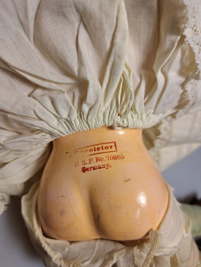 27133562f - Zwei Porzellankopfpuppen: Heubach & Köppelsdorf 342.3, braune Schlafaugen, offener Mund ...