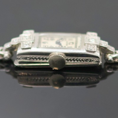27133571d - BIRKS Art Deco Damenarmbanduhr mit Diamanten in WG 750/000, Schweiz um 1930, seitl. ...