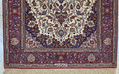 27133575c - Esfahan fein, Persien, Mitte 20.Jhd, Korkwolle mit und auf Seide, ca. 166 x 110 cm,EHZ: ...