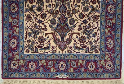 27133576c - Esfahan fein, Persien, Mitte 20.Jhd, Korkwolle mit und auf Seide, ca. 170 x 109 cm,EHZ: ...