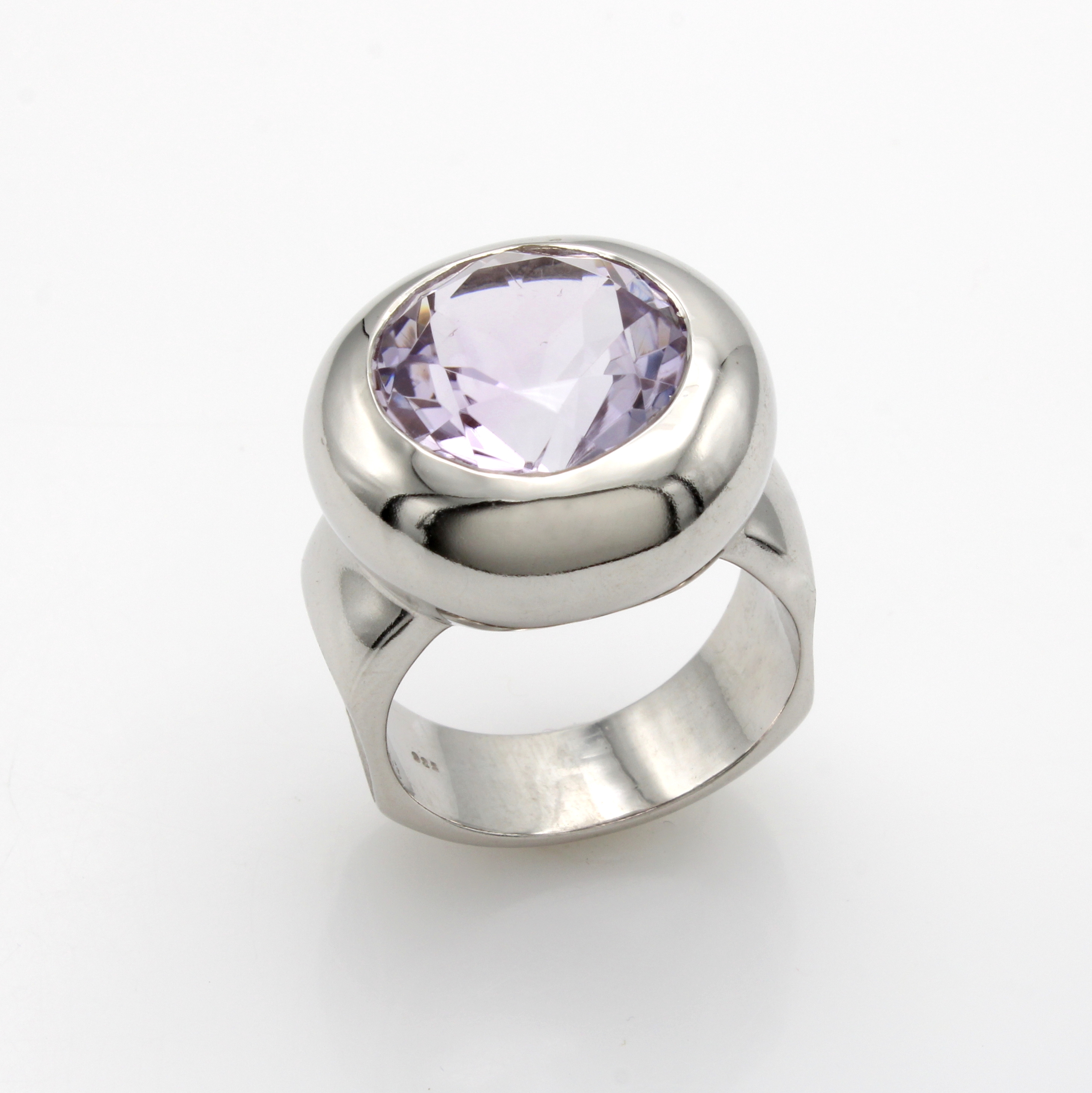 Image 27133872 - Ring mit Amethyst, 925er Silber, runder, fac. Amethyst in breiter glatter Fassung, ...