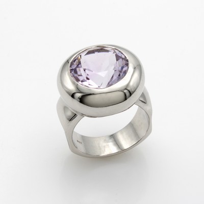 Image Ring mit Amethyst, 925er Silber, runder, fac. Amethyst in breiter glatter Fassung, ...