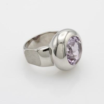 27133872a - Ring mit Amethyst, 925er Silber, runder, fac. Amethyst in breiter glatter Fassung, ...