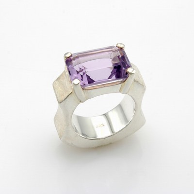 Image Ring mit Amethyst, 925er Silber z.T. strich-matt., achteck., heller Amethyst in ...