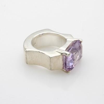 27133873a - Ring mit Amethyst, 925er Silber z.T. strich-matt., achteck., heller Amethyst in ...