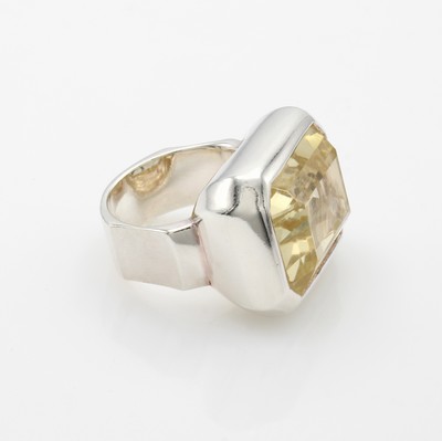 27133887a - Ring mit Citrin, 925er Silber, achteck. Citrin in glatter Fassung, Ringschiene m. seitl. ...