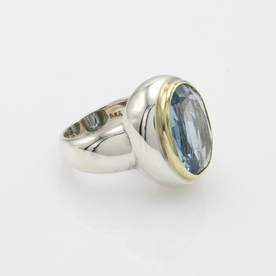 27133889a - Ring mit Blautopas, 925er Silber, fac. Blautopas (beh.) in GG Fassung ca. 14.5 ct, RWca. ...