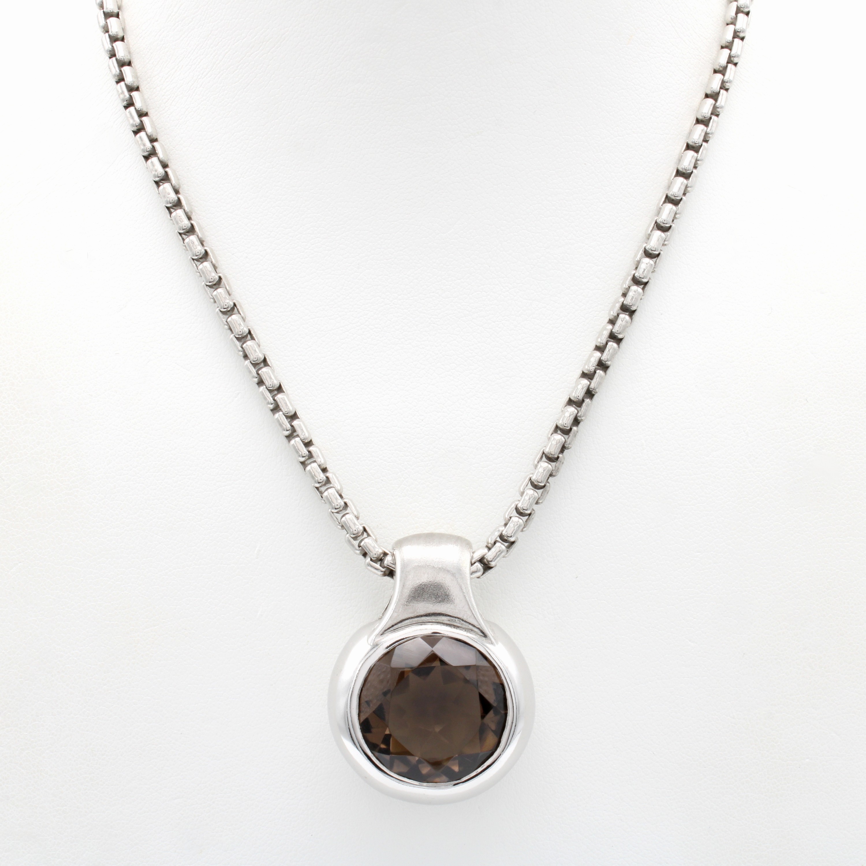 Image 27133905 - Anhänger mit Rauchquarz an Kette, 925er Silber, runder, fac. Rauchquarz, L. ca. 50 cm