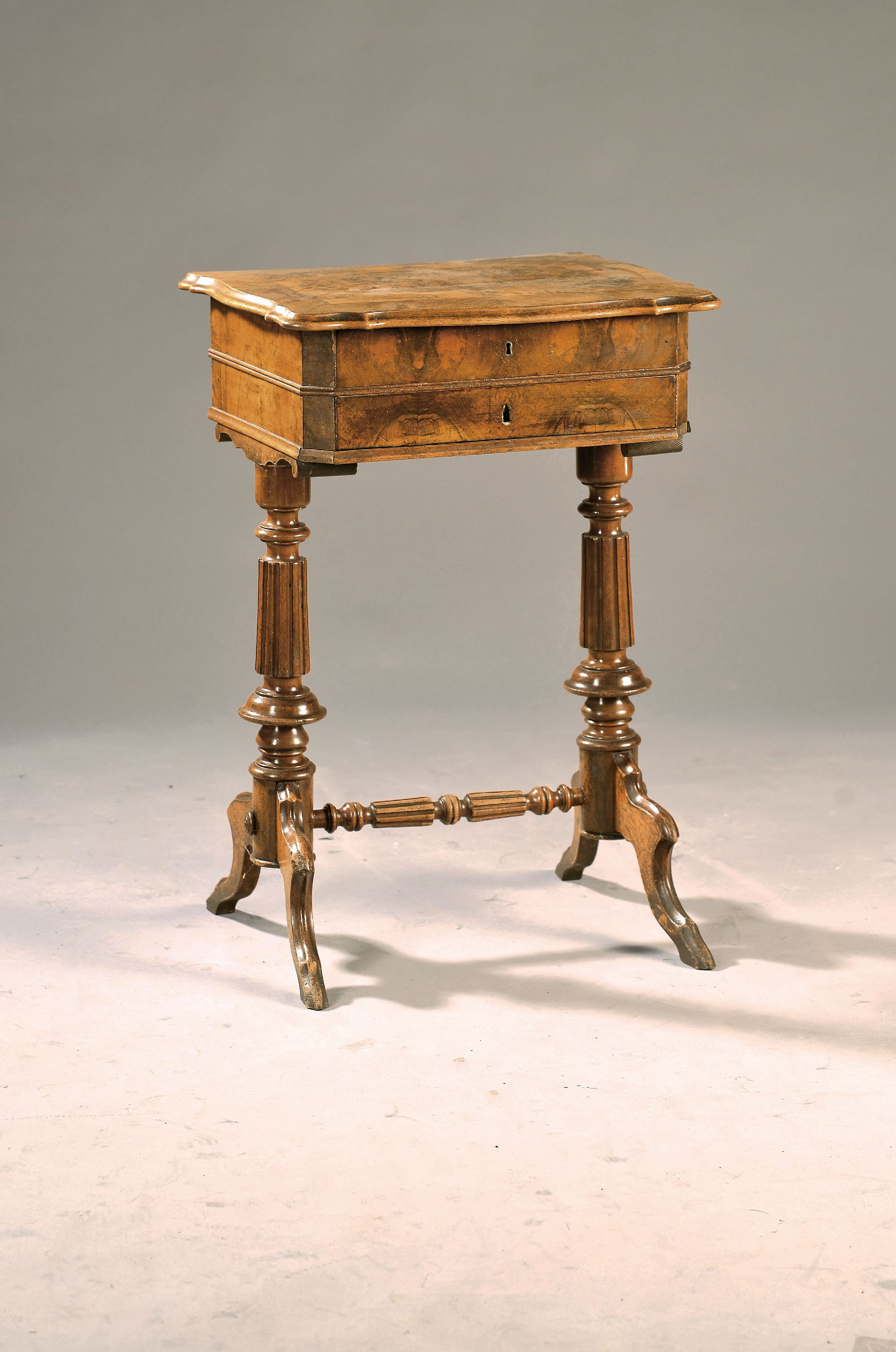 Image 27134002 - Sewing table, German, around 1880-90, Wilhelminian style, walnut veneer, frame with ...