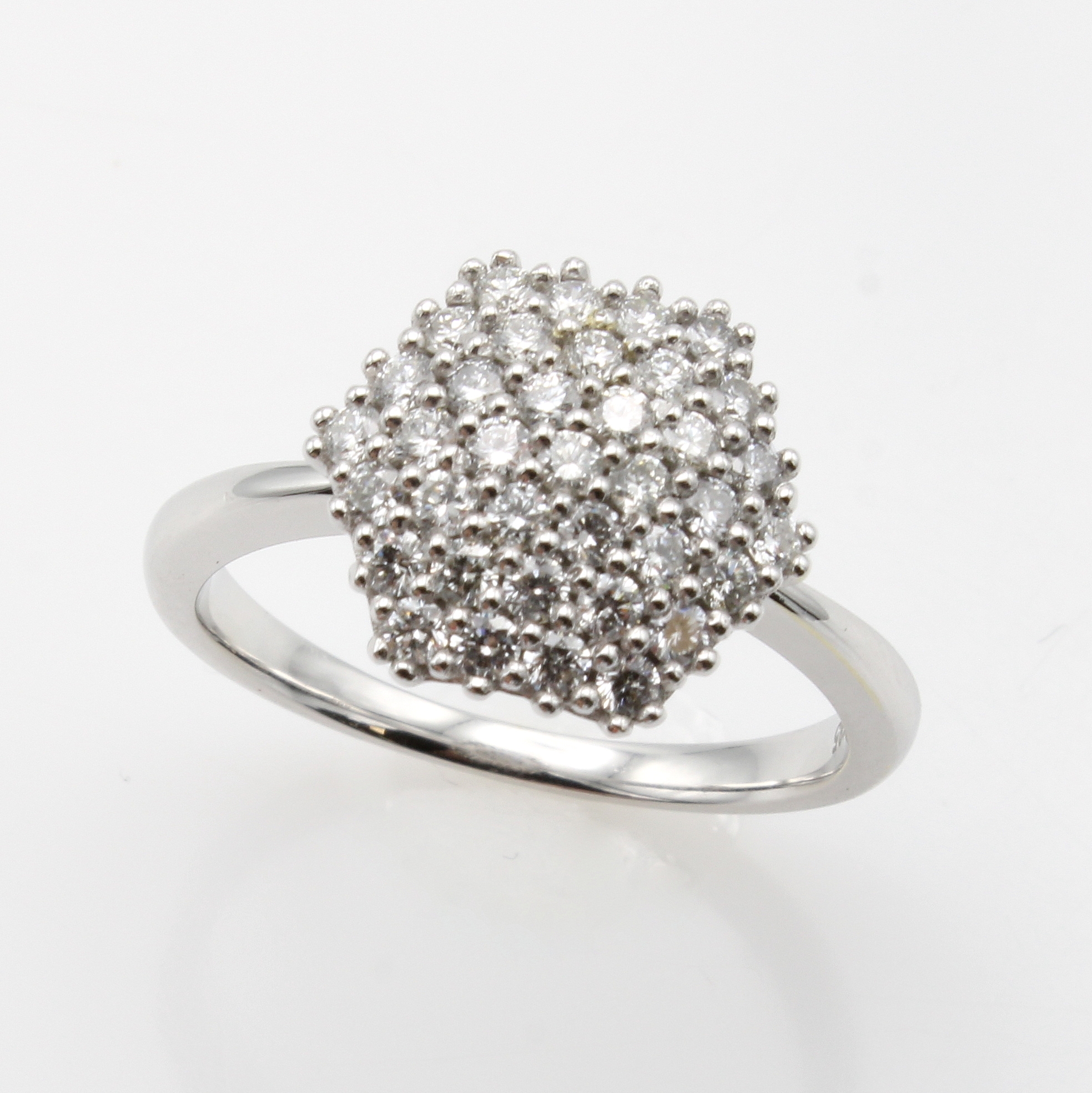Image 27134210 - Ring mit Brillanten, WG 585/000, sechseckiger Ringkopf bes. m. Brill. zus. ca. 0.75 ct ...