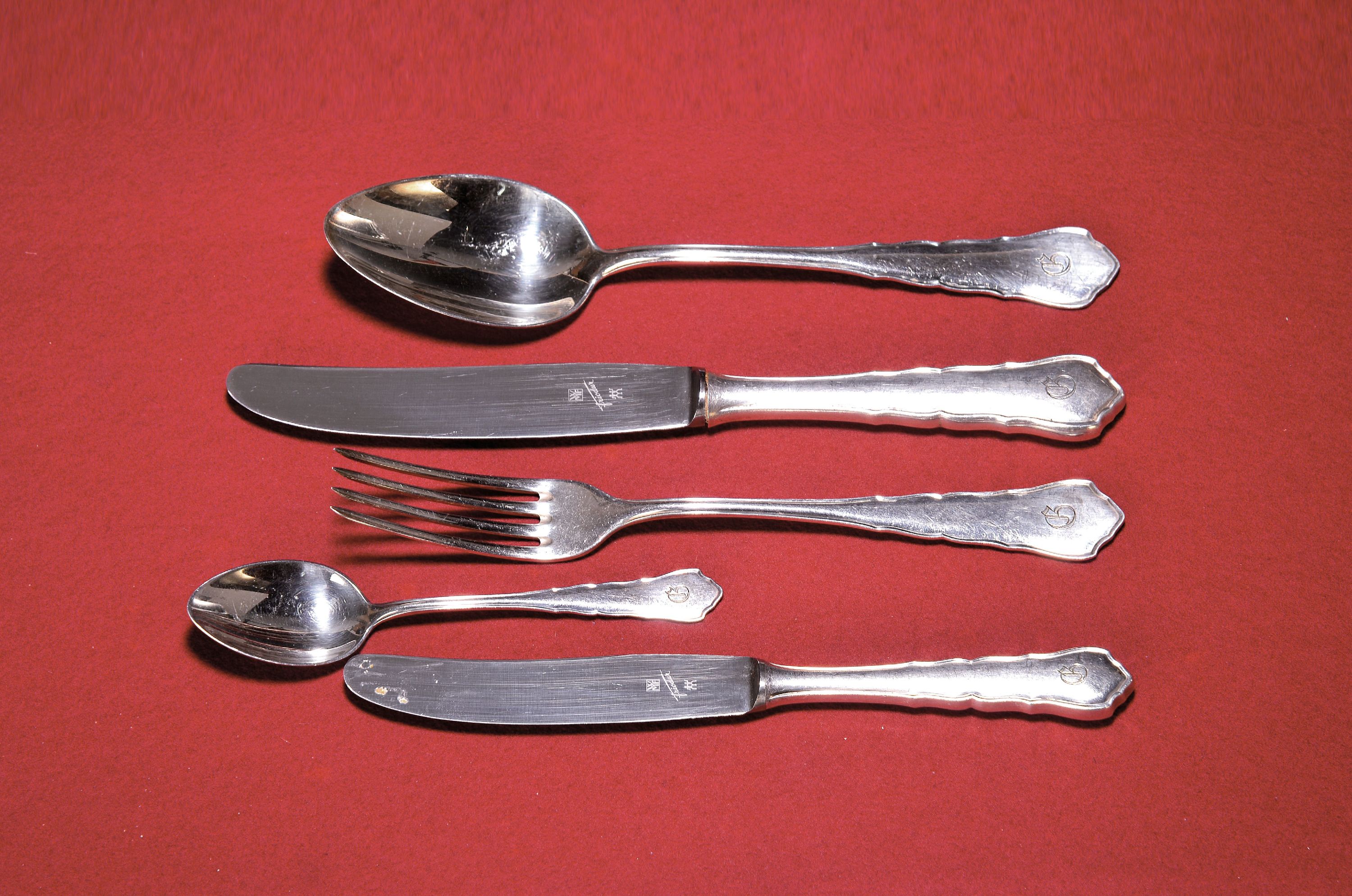 Image 27134524 - Umfangreiches Besteck, WMF, 800er Silber, Form Chippendale, 6 Menuemesser, 6 ...