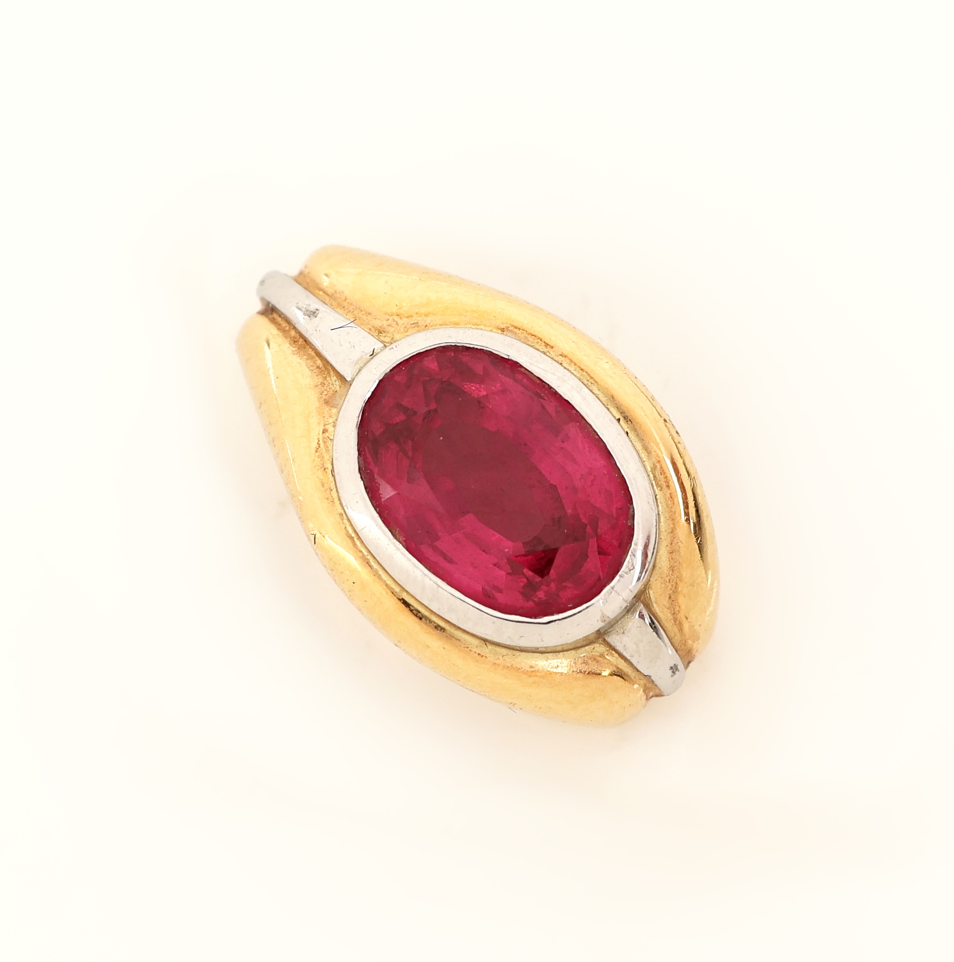 Detail b: 18 kt Gold und Platin Spinell-Anhänger, GG 750/000 und Pt 950/000, ovalfacett. in Platin gefasster pinkfarb. Spinell ca. 2.0 ct, ca. 6.5 g, ...