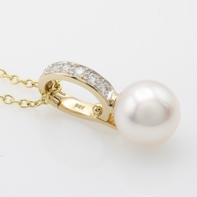 27134502a - Clipanhänger mit Akoyazuchtperle und Brillanten an Kette, GG 585/000, weiße Perle ca. ...