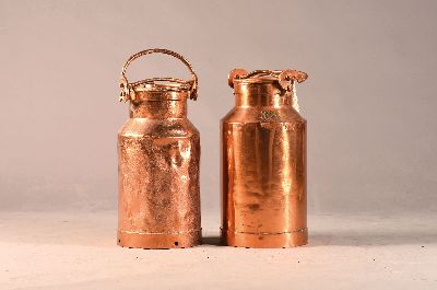 Image Pair of milk jugs made of solid copper, approx. 52x30 cm
