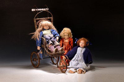 Image Mixed lot of 9 dolls, a doll carriage, 3 bears and a group of bears, mostly porcelain ...
