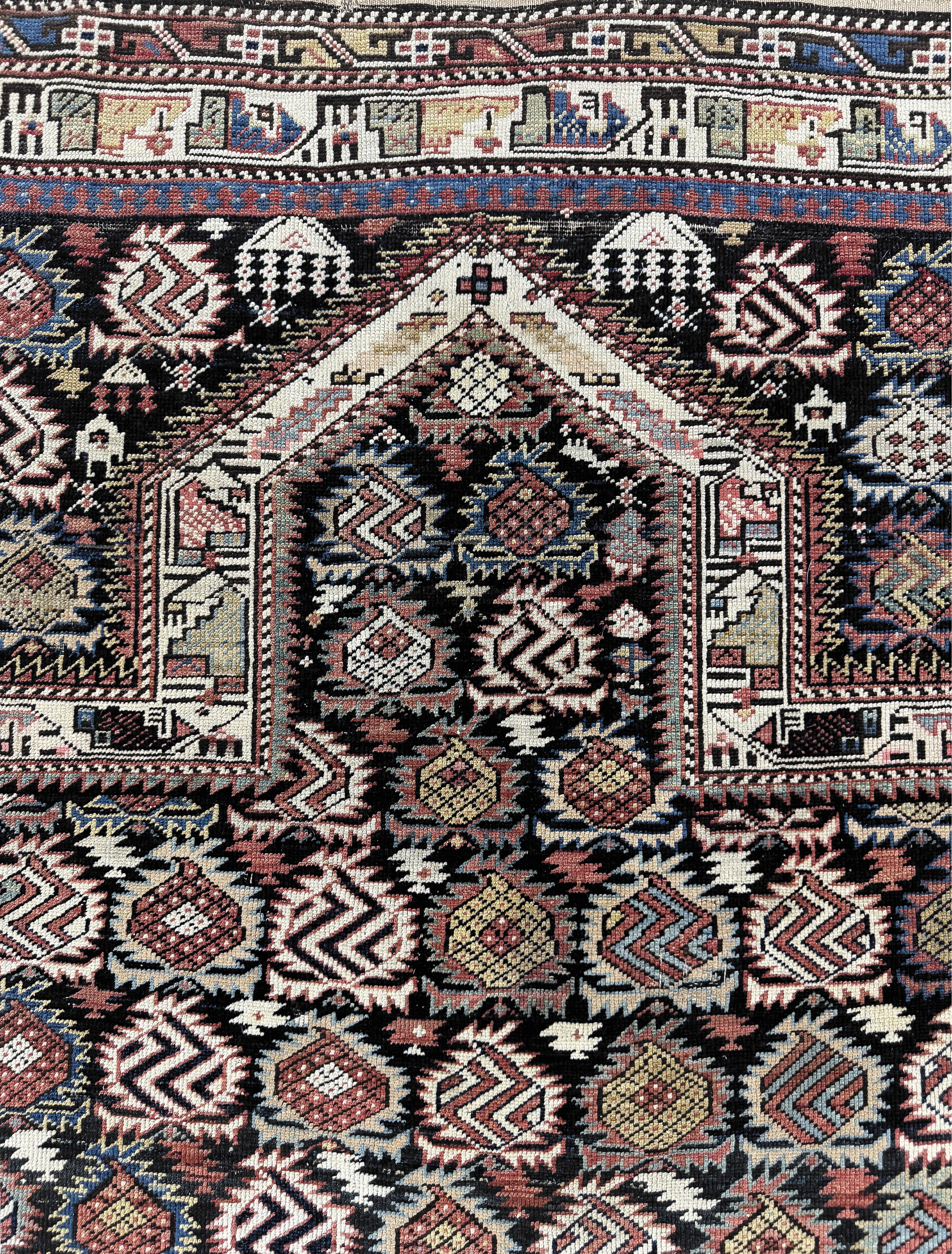 Detail d: "Marasali"Gebetsteppich antik, Kaukasus, 19.Jhd, Wolle auf Wolle, ca. 130 x 125 cm, EHZ: 2-3