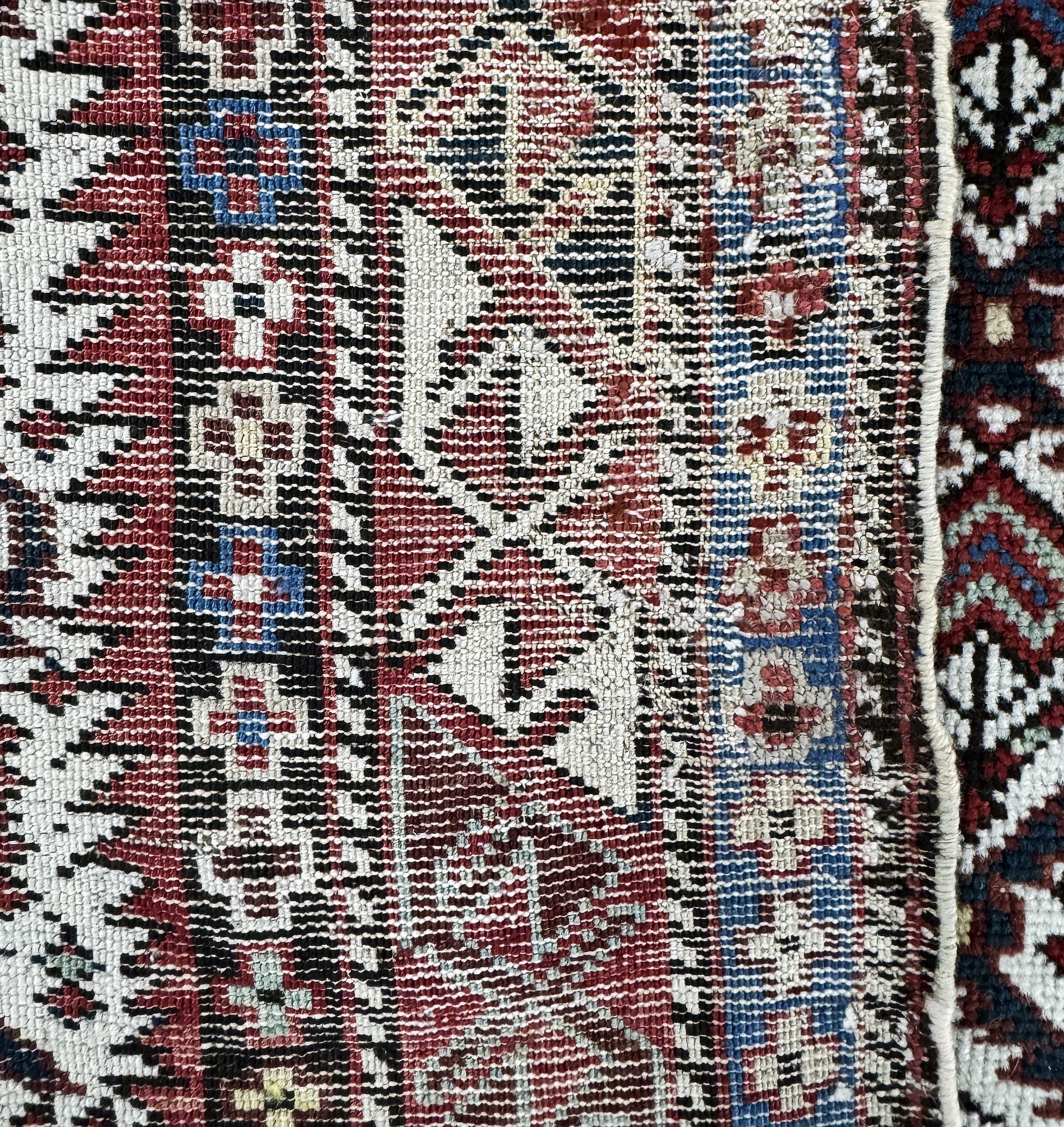 Detail e: "Dagestan"Gebetsteppich anti, Kaukasus, 19.Jhd, Wolle auf Wolle, ca. 144 x 110 cm, EHZ: 2-3