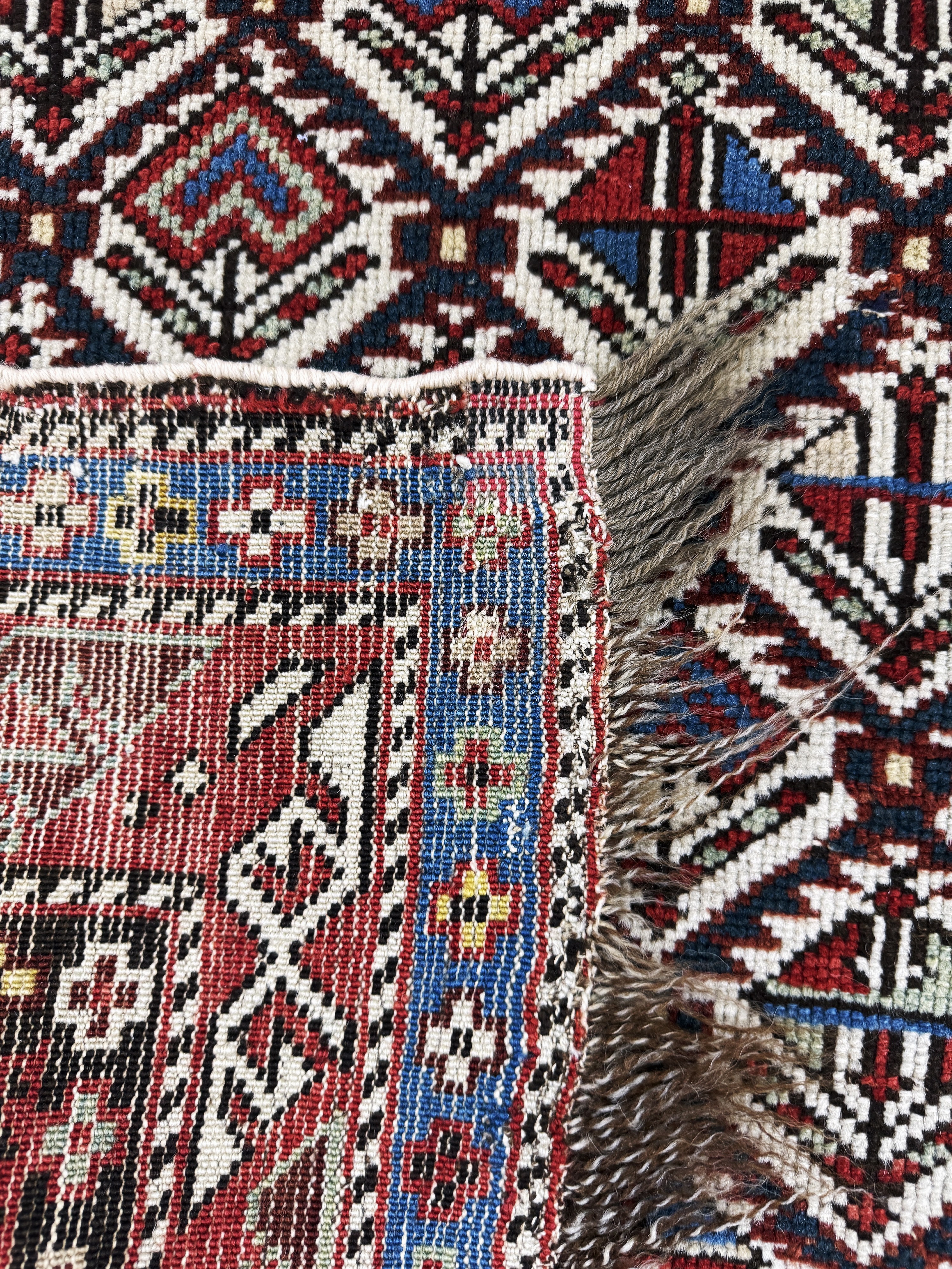 Detail g: "Dagestan"Gebetsteppich anti, Kaukasus, 19.Jhd, Wolle auf Wolle, ca. 144 x 110 cm, EHZ: 2-3